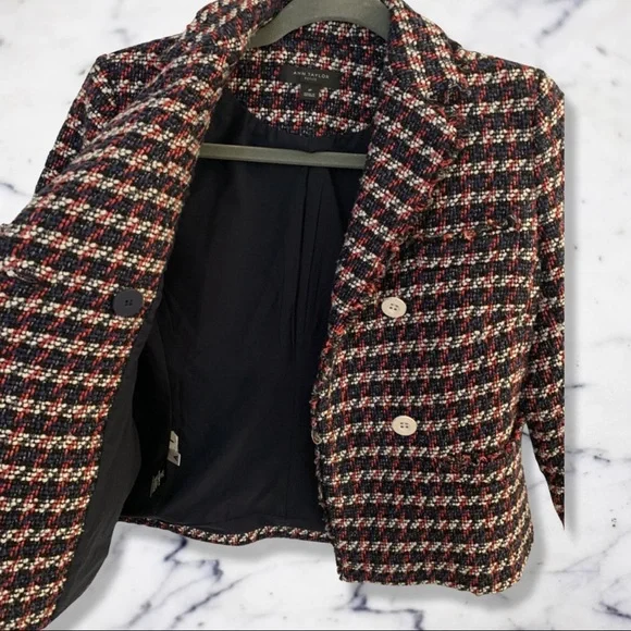 ANN TAYLOR β’ London Lady Knitted Mini Blazer, Petite - Picture 4 of 8